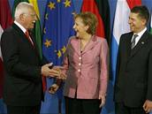 Václav Klaus patí mezi nejznámjí a nejvýe postavené kritiky EU.