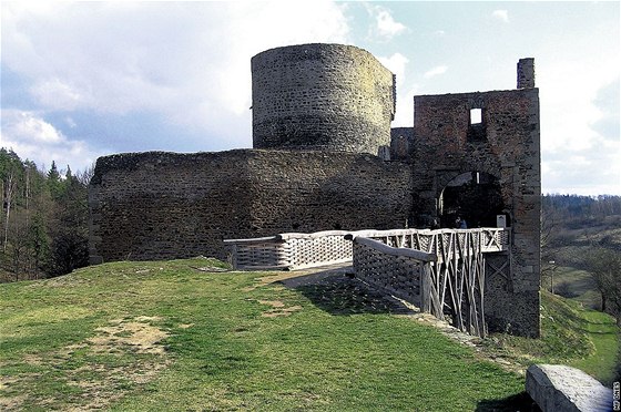 Na hrad Krakovec napíklad zaínají Slavnosti mistra Jana Husa.