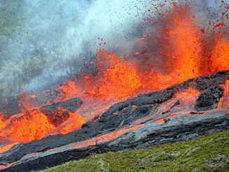 Erupce sopky na ostrov Runion