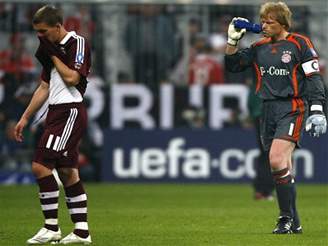 Bayern Mnichov - AC Milán: zklamaní Podolski a Kahn