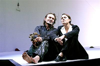 Kate Aldrich (vpravo) v opee La clemenza di Tito