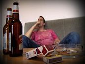 Dlouhodobá konzumace alkoholu vede k nevratnému sniování objemu mozku.
