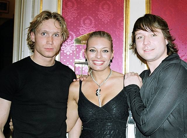 zleva: Michail Lobuchin, Lucie Borhyová a Ilja Lobuchin na Balet Gala  