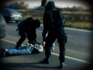Policisté zatýkali kuplíe ve tech krajích, hlavn v Praze. Ilustraní foto