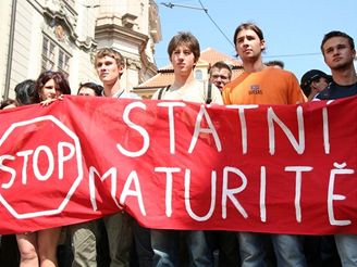 Studenti vyrazili do praskch ulic. Protestuj proti sttnm maturitm. (4.5.2007)