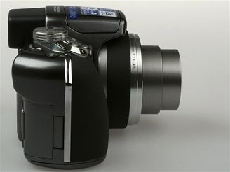 Olympus SP-550 UZ 15