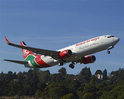 Boeing keských aerolinií se zítil na jihu Kamerunu. Ilustraní foto