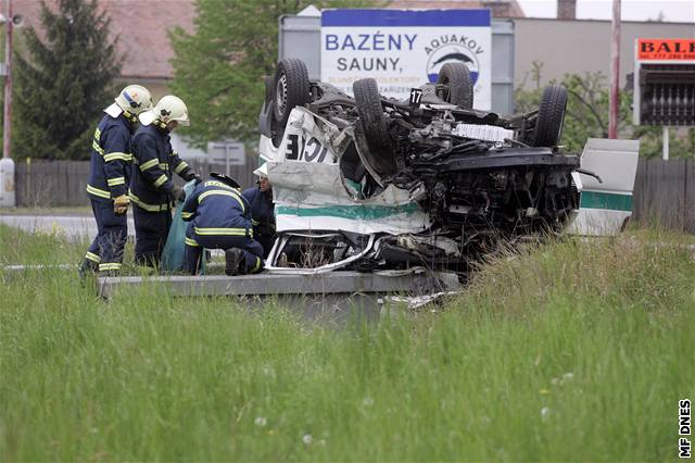 Ani jeden z policist nebyl podle svdk pipoután.