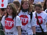 Studenti vyrazili do praskch ulic. Protestuj proti sttnm maturitm. (4.5.2007)