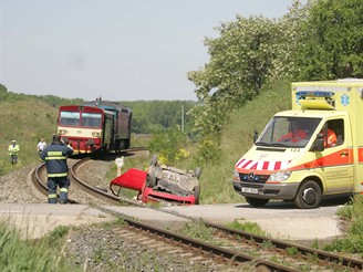 Tragick nehoda na pejezdu mezi Prahou-Zlinem a Hostivicemi