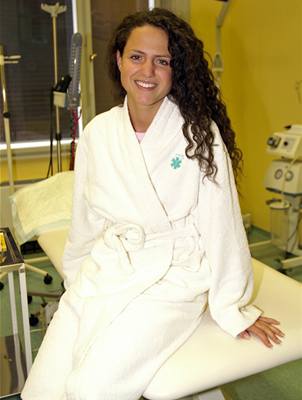 Kateina Langerová se usmívá na sále tsn ped operací