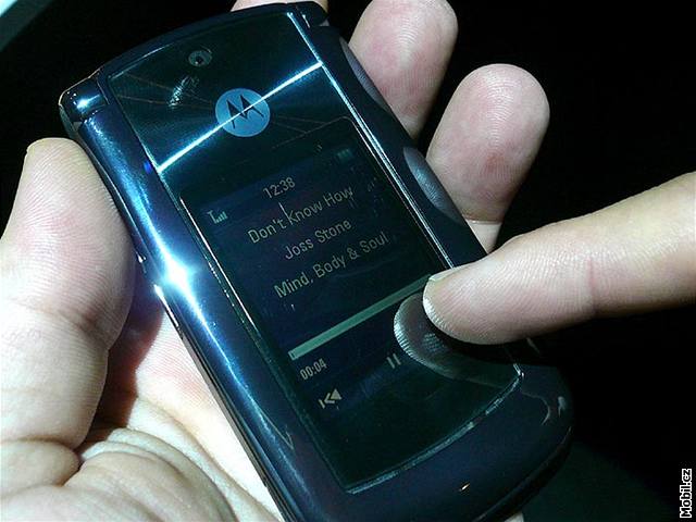 Motorola pedstavila RAZR2 - byli jsme u toho