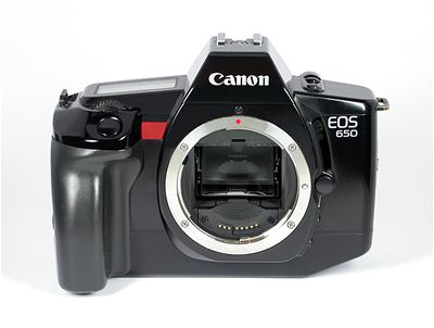 První zrcadlovka Canon EOS - model EOS 650