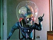 Záběr z filmu Mars útočí Záběr z filmu Mars útočí