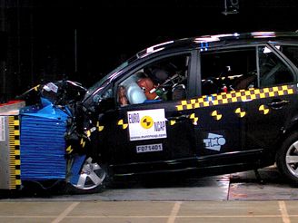 Crashtest KIa Carens