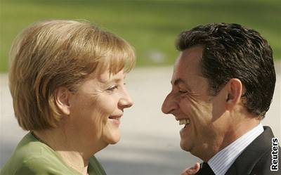 Merkelová a Sarkozy bhem summitu G8