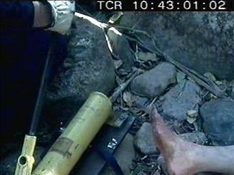 Přežít! Díl 7. - Zavalen pod balvanem