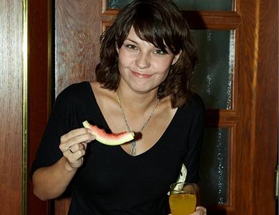 Renata Prokopová na party seriálu Ulice na botelu Albatros (19. 6. 2007)