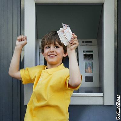 Výbr z bankomatu je velice snadný, technologie ale vznikala nkolik tisíc let