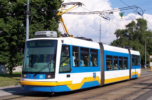 V anket zvítzil nejmodernjí model tramvaje jezdící v Praze - typ T14