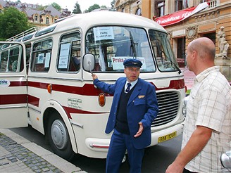 MFFKV - pjezd autobusu na poest filmu Florenc 13:30