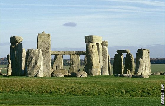 Bluehenge leí necelé dva kilometry od slavného Stonehenge