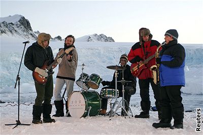 Live Earth - Antarktida - zkouka kapely Nunatak