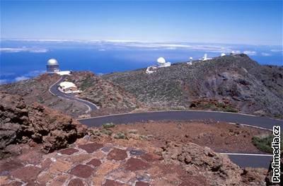 Nkolik observatoí na hoe Roque de los Muchachos na Kanárských ostrovech