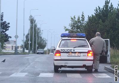 Policejní auto ekalo na Kopie vdy v pl esté ráno.