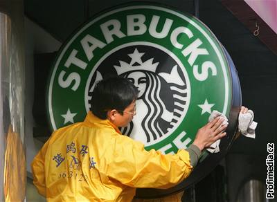 Spolenost Starbucks v pátek zavela kvli protestm ían svou kavárnu v Zakázaném mst. Nevoli ían se v minulosti snaila zmírnit tím, e odstranila z kavárny svá loga.