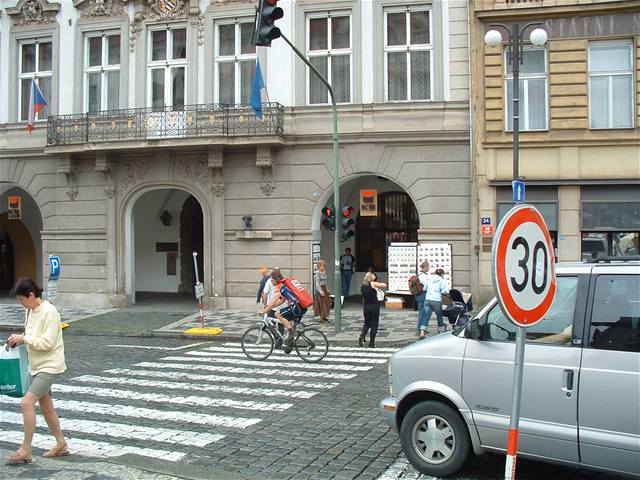 Práv jízda na ervenou je astou píinou nehody cyklist.