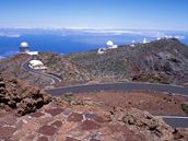 Nkolik observatoí na hoe Roque de los Muchachos na Kanárských ostrovech