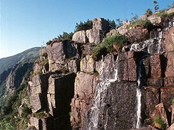 Krkonoše, horní hrana Pančavského vodopádu