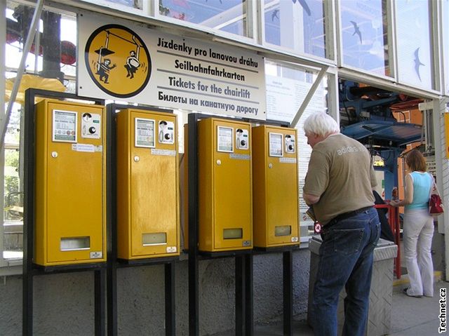 Lanovka v ZOO Praha má 30