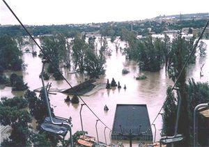 Lanovka ZOO - povode 2002