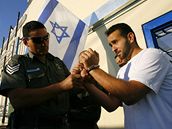 Izraelský stráný propoutí palestinského vzn