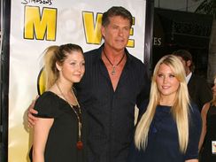 Herec David Hasselhoff s dcerami Hayley a Taylor na premie filmu Simpsonovi v Los Angeles (24. ervence 2007)