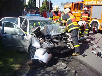 srka fabie s autobusem v Ostrav