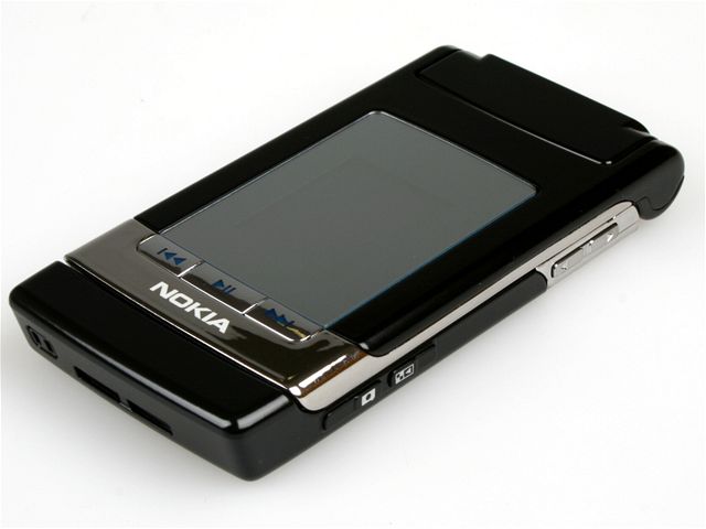 Nokia N76