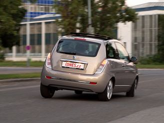 Lancia Ypsilon