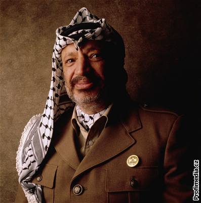Hamas tvrdí, e jeho lidé se rabování nezúastnili a e se te pokouí získat ukradený Arafatv majetek zpt.