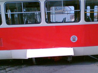 Vykolejen tramvaj . 24