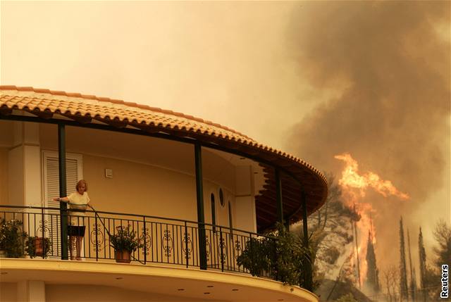 Reportérka MF DNES navtívila msto na jihu ecka, které zasáhla ohnivá apokalypsa.