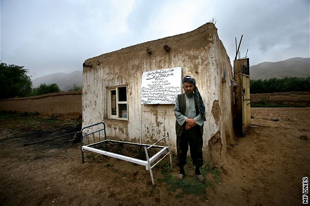 Afghánským koovníkm k ivotu staí stan a stádo.