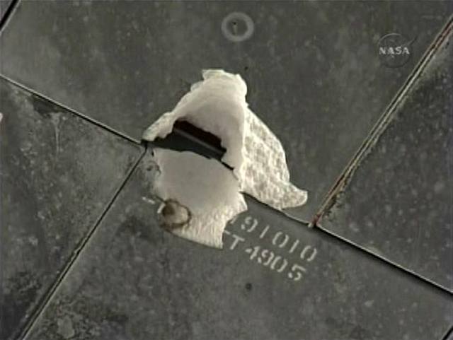 Raketoplán se od ISS odpojil v nedli ped druhou odpoledne SEL.