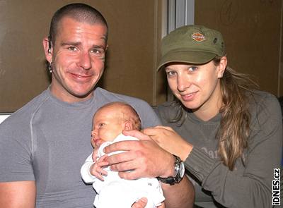 Robert Rosenberg s manelkou anetou a synem Forrestem v redakci iDNES.cz, 31. srpna 2007