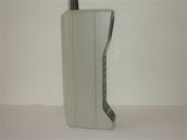 Motorola DynaTAC 8000X - 1983: Motorola DynaTAC 8000X. Drobeek o vze dva...