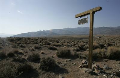 PÁTRÁNÍ PO FOSSETTOVI. Dobrodruh se ztratil v nehostinné nevadské pustin. (6. záí 2007)