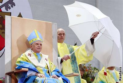 Pape Benedikt XVI. navtívil rakouské poutní místo Mariazell
