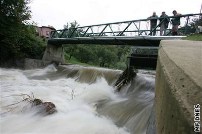 Jez vodní elektrárny v Mikulovicích na Jesenicku.